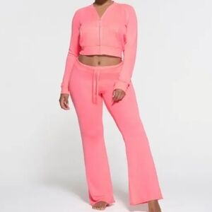NWT Skims Cozy Women's Pink Flared Pants Sz Large